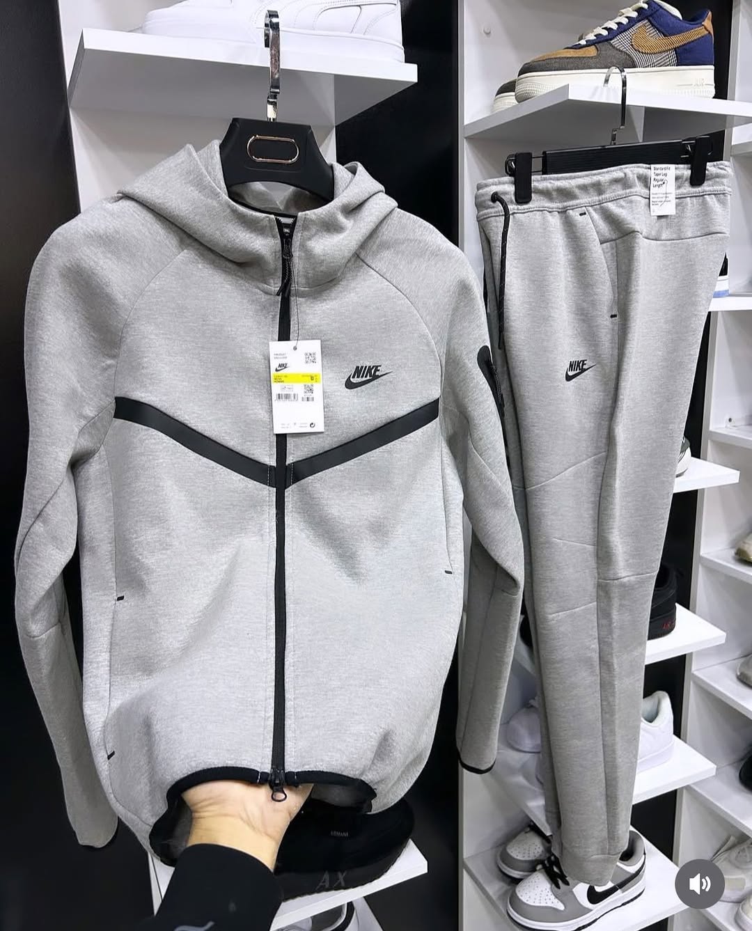 NIKE Tracksuit